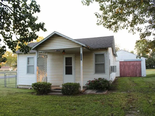 1328 W Martin St, Coffeyville, KS 67337