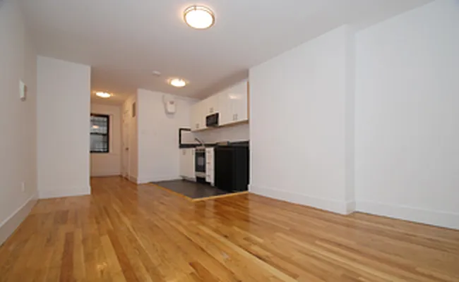 Rented by Buchbinder & Warren | media 22
