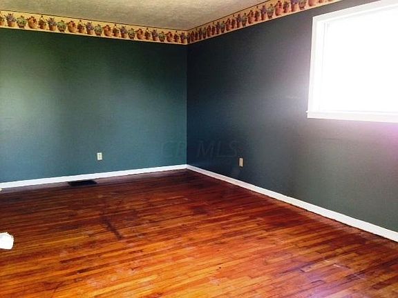 4th image of 213 S Cedar Ave