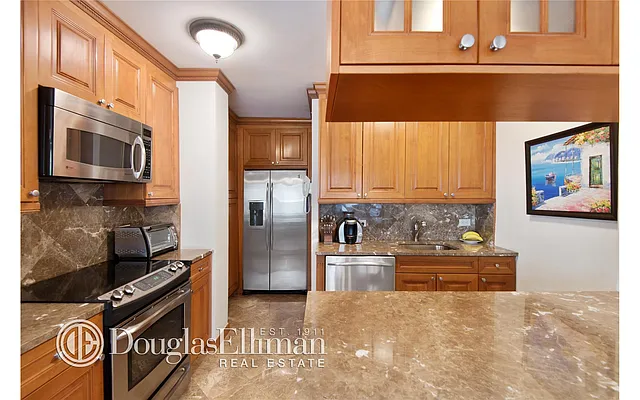 Sold by Douglas Elliman | media 8