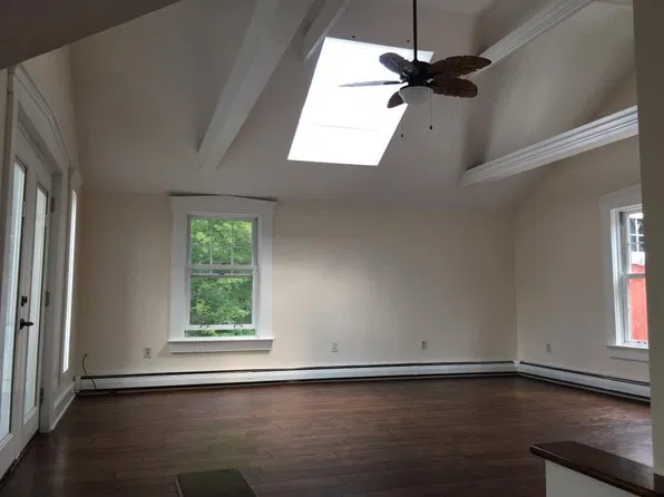 44 Park St #3, Belchertown, MA 01007
