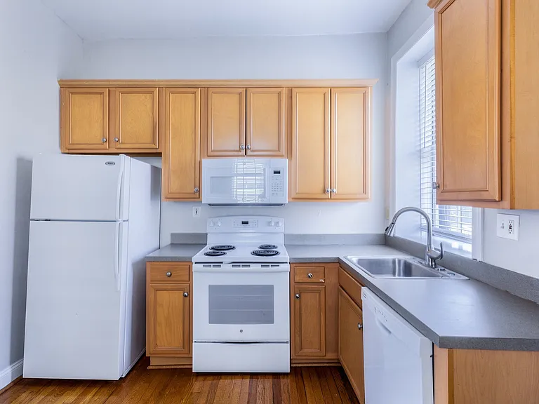 401 Euclid — Photo 21
