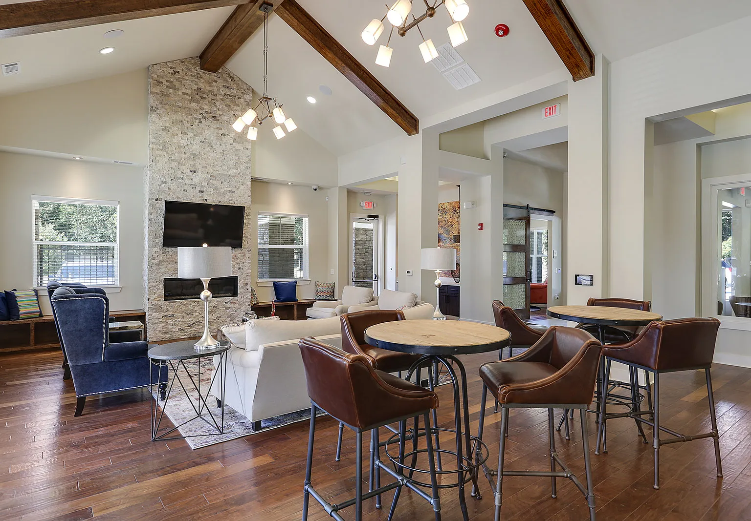 Creekside Crossing Apartments — Photo 4