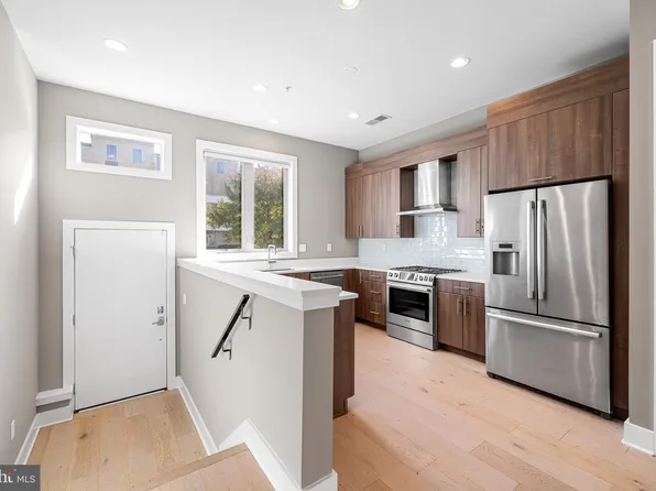 740 S Columbus Blvd Unit 28, Philadelphia, PA 19147