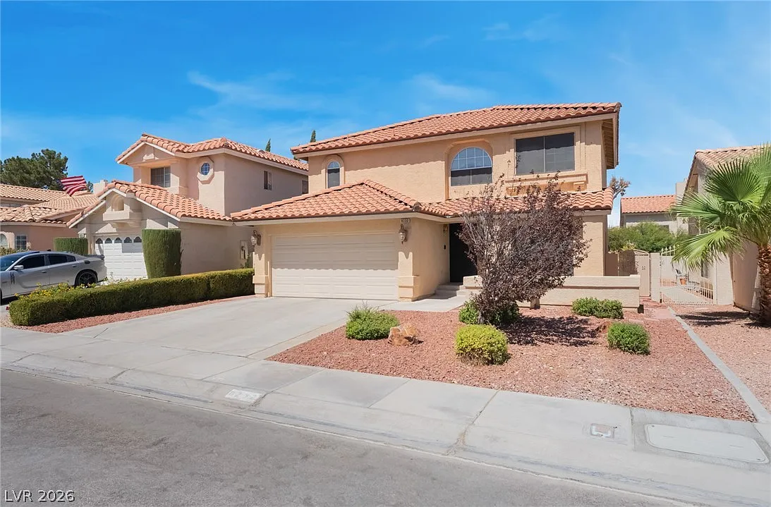 4 bed, 2.5 bath, 2511 sqft, $2,500 — Photo 4