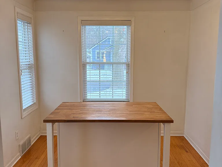 315 Pearson St — Photo 5