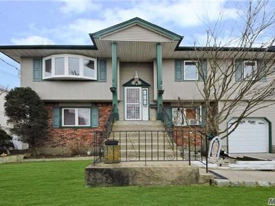 56 Motor Ave, Farmingdale, NY, 11735