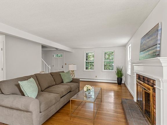 3rd image of 249 Prospect St
