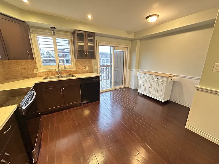 25 Viking Dr #44 — Photo 6