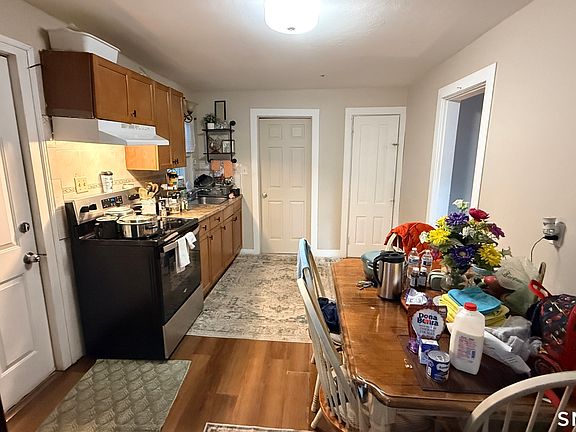 3rd image of 26 Hickok Avenue