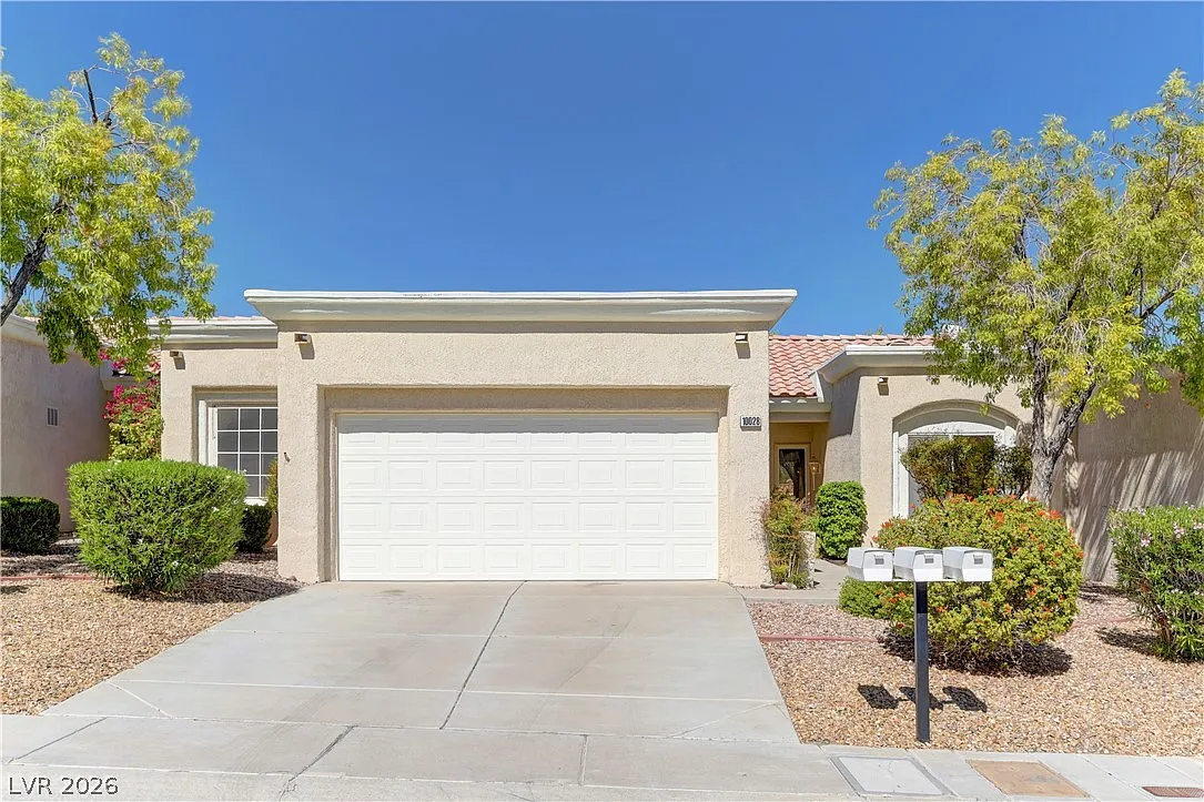2 bed, 2.0 bath, 1021 sqft, $2,064 — Photo 1