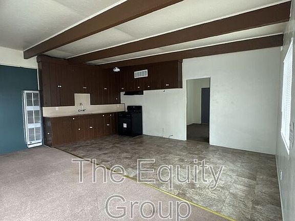 2nd image of 220 W Cypress Ave