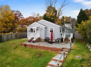 102 Serrel Sweet Rd, Johnston, RI 02919