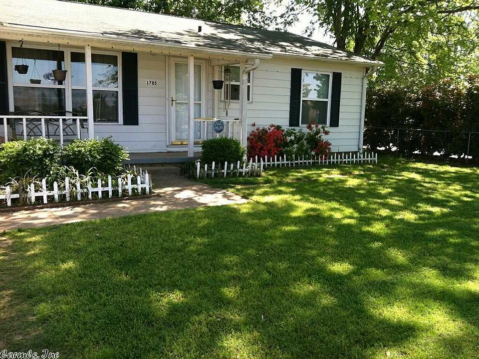 2nd image of 1705 School Dr