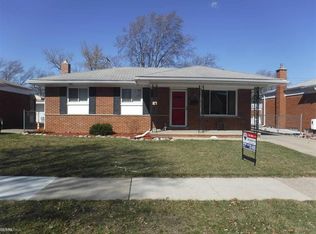 8415 Helen St, Center Line, MI 48015