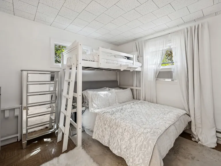 21 Shore Dr — Photo 16