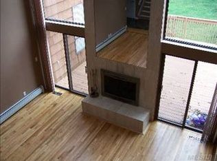 19 Remsen Ct, Mount Sinai, NY 11766