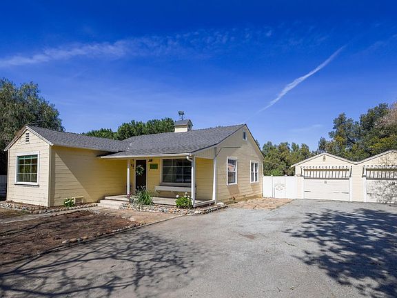 2nd image of 1320 Santa Ana Rd