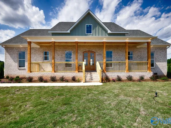 775 W Limestone Rd, Hazel Green, AL 35750
