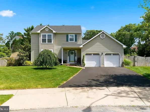 167 Black Oak Ct, Toms River, NJ 08753