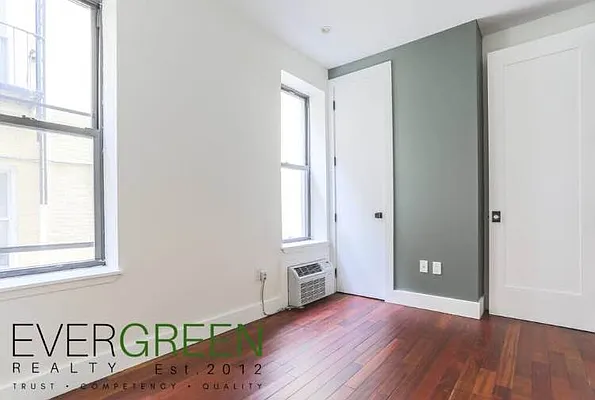 Rented by Evergreen Apartments BK | media 28