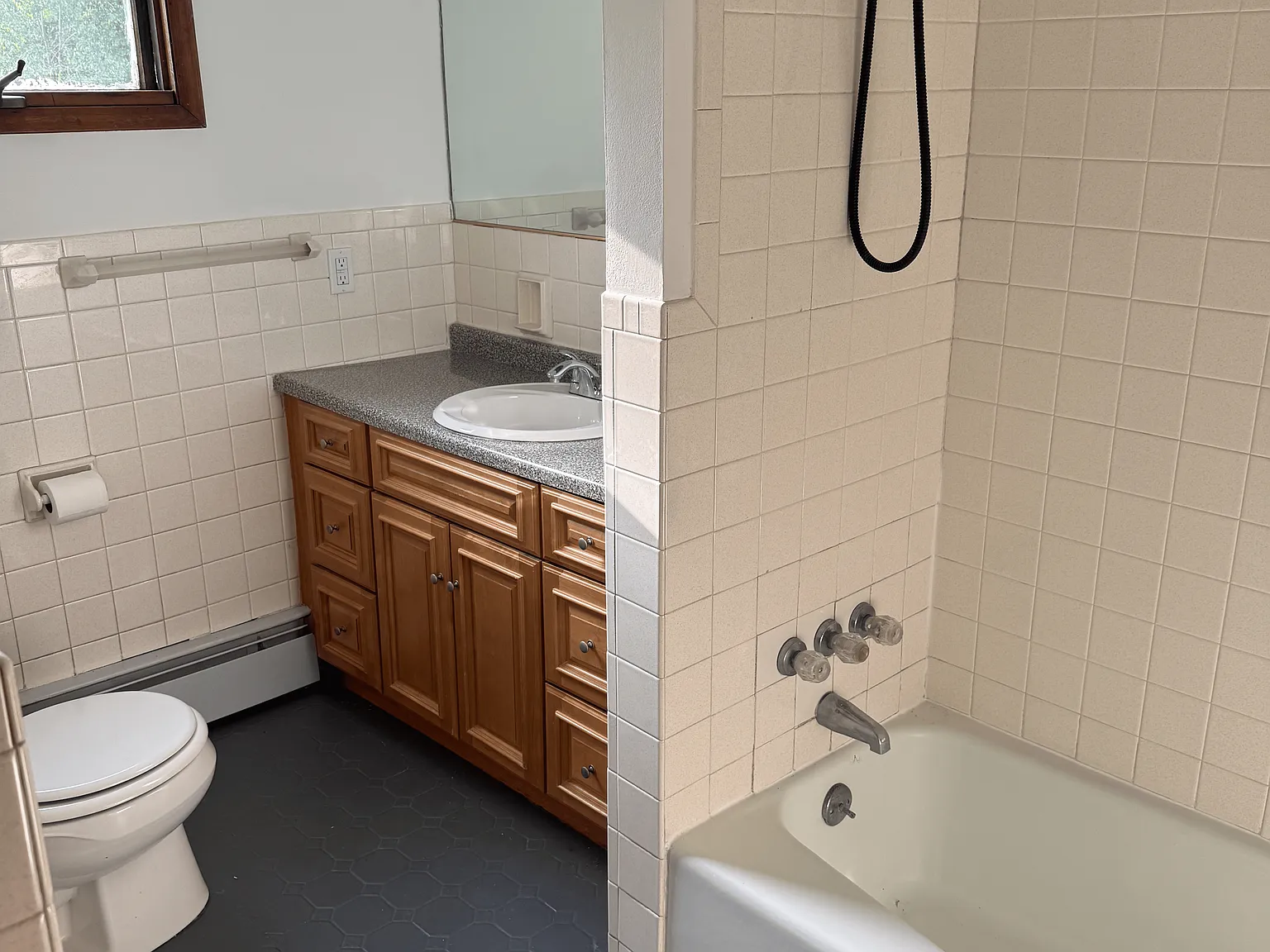 2 bed, 1200 sqft, $1,500 — Photo 4
