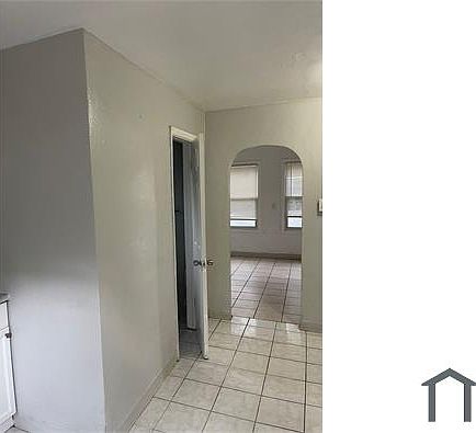 5th image of 2225 1/2 24th Ave S