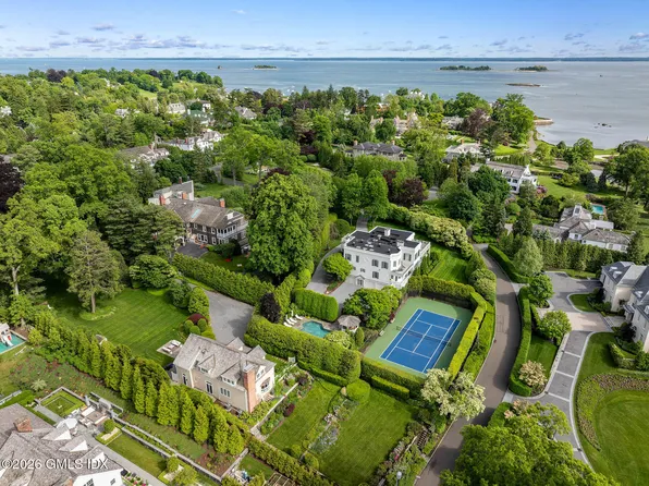 33 Byram Dr, Greenwich, CT 06830