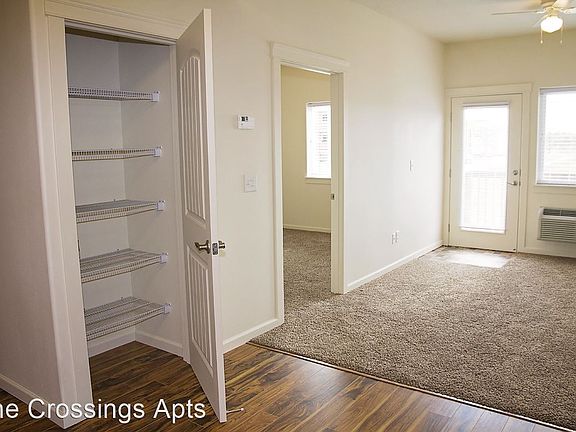 3rd image of 901 SE 11th Pl APT 307