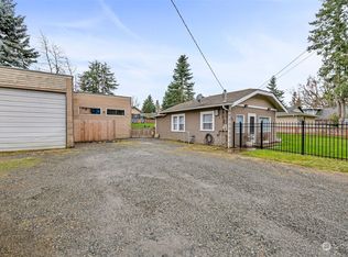3514 Lakeway Dr, Bellingham, WA 98229
