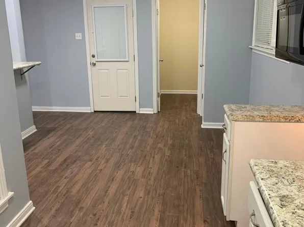 2505 S Woodlawn Dr, West Memphis, AR 72301