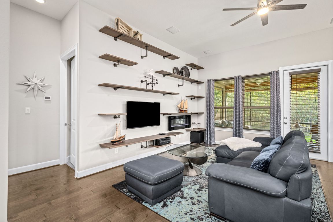 next background image