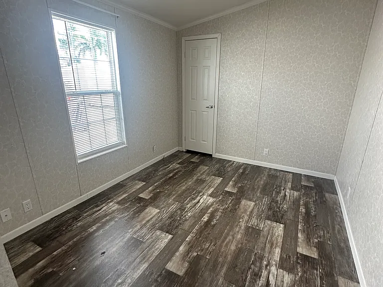 67 W Lake Ct — Photo 10