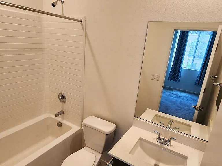 5495 Seacliff Pl #117 — Photo 4