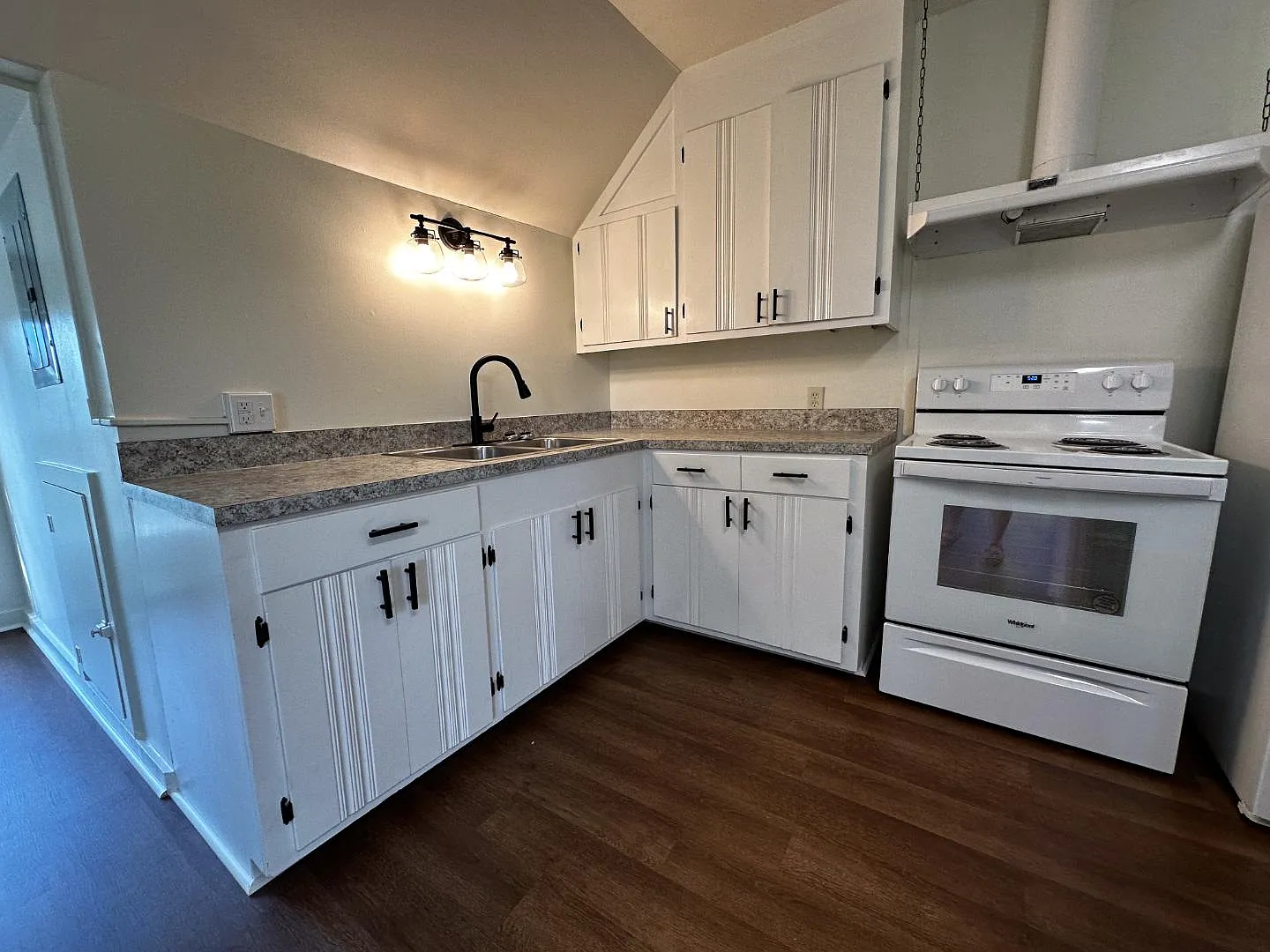 210 E Ogeechee St — Photo 2