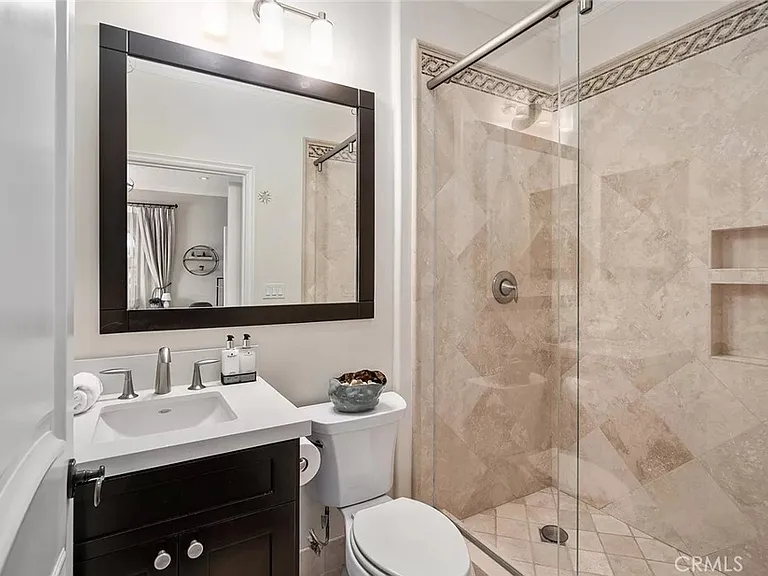 15014 Valleyheart Dr — Photo 16