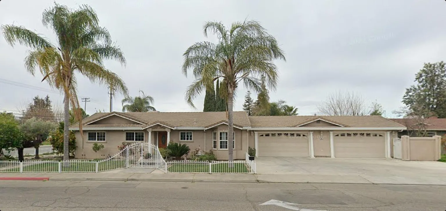 2601 N Olive Ave photo 1