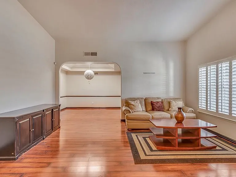 1209 Wind Ridge Dr — Photo 16