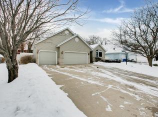 68 Maple Ln, Little Canada, MN 55117