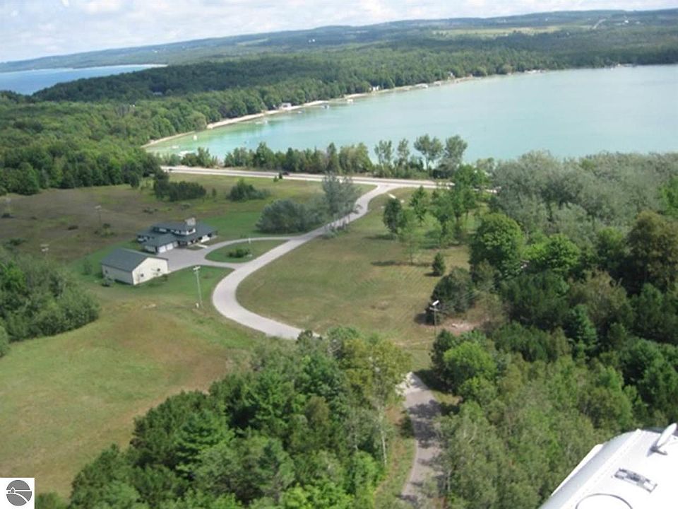 1st image of N Manitou Trl