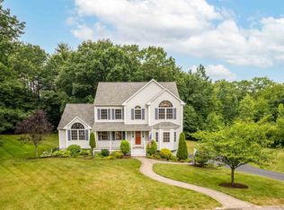 9 Sarahs Way, Newton, NH 03858