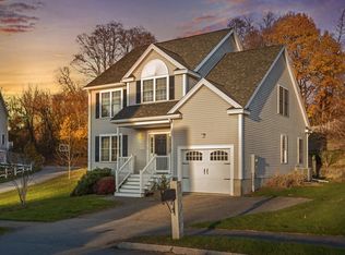 7 Cassily Ln, Dover, NH 03820