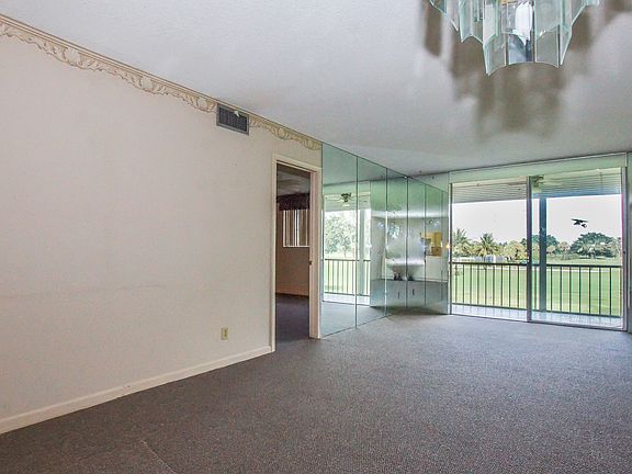 3rd image of 9200 N Hollybrook Lake Dr APT 202