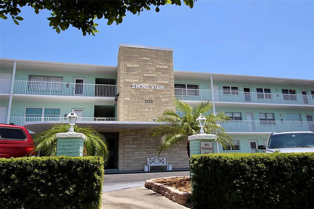 2 bed, 2.0 bath, 1110 sqft, $2,400 — Photo 1