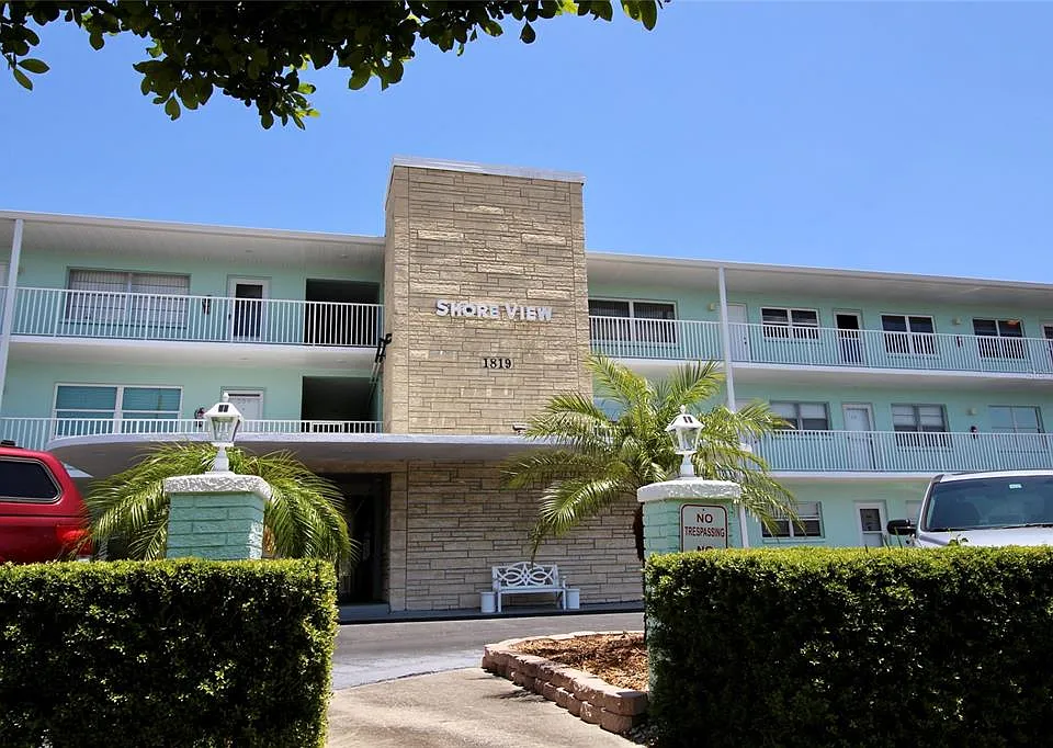 1819 Shore Dr S #106