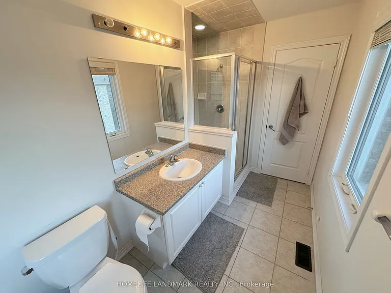 35 Hyacinth St — Photo 25