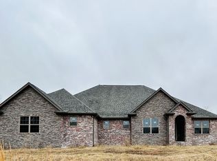 17405 Stage Coach Rd, Gravette, AR 72736