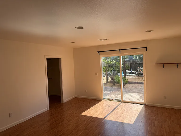 2020 Continental Ave — Photo 4
