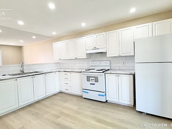 2nd image of 291 Victoria Ave N #1