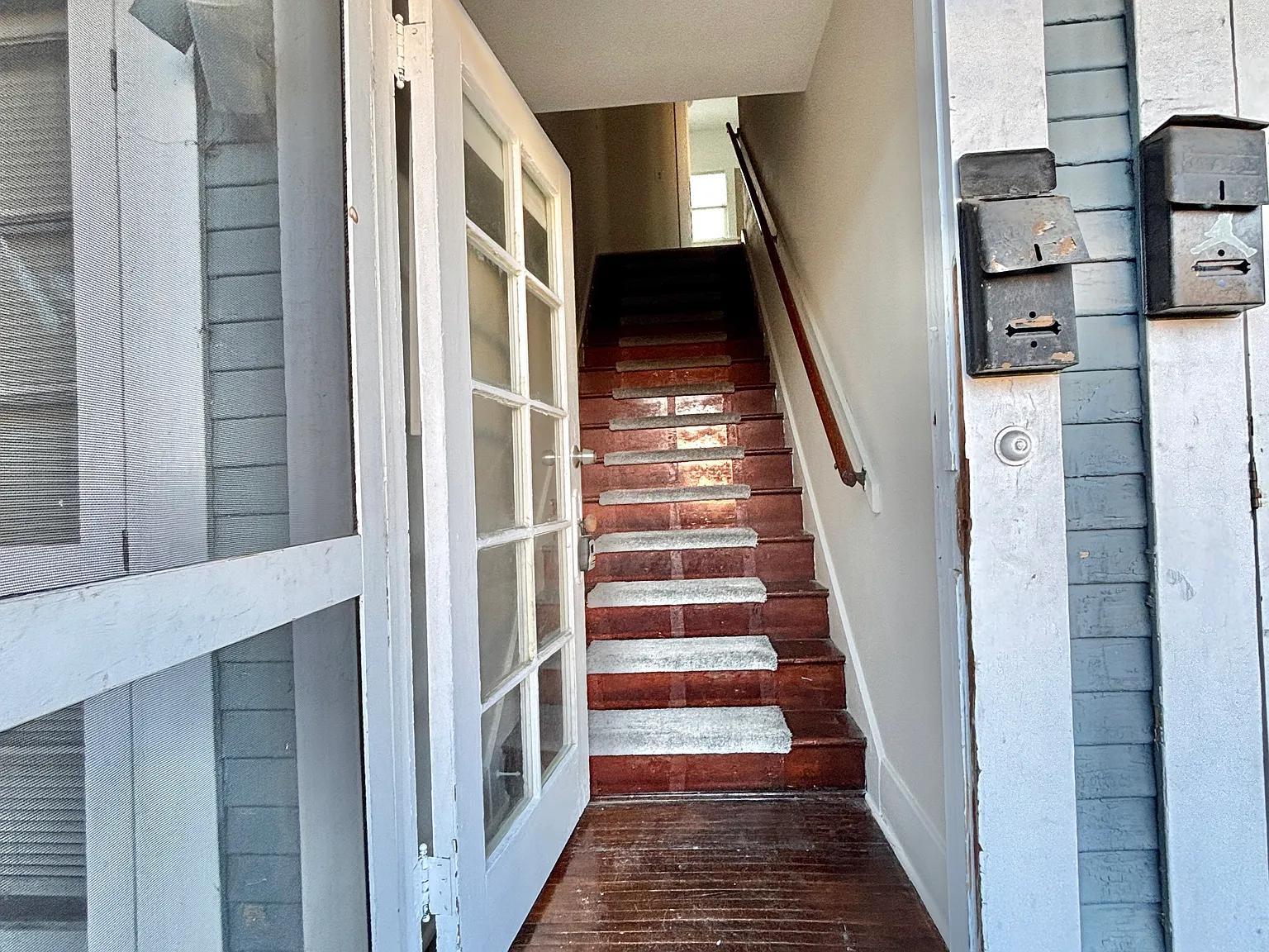 476 W 22nd Street — Photo 2